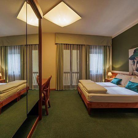 Hotel Alla Grotta Lazise Eksteriør bilde