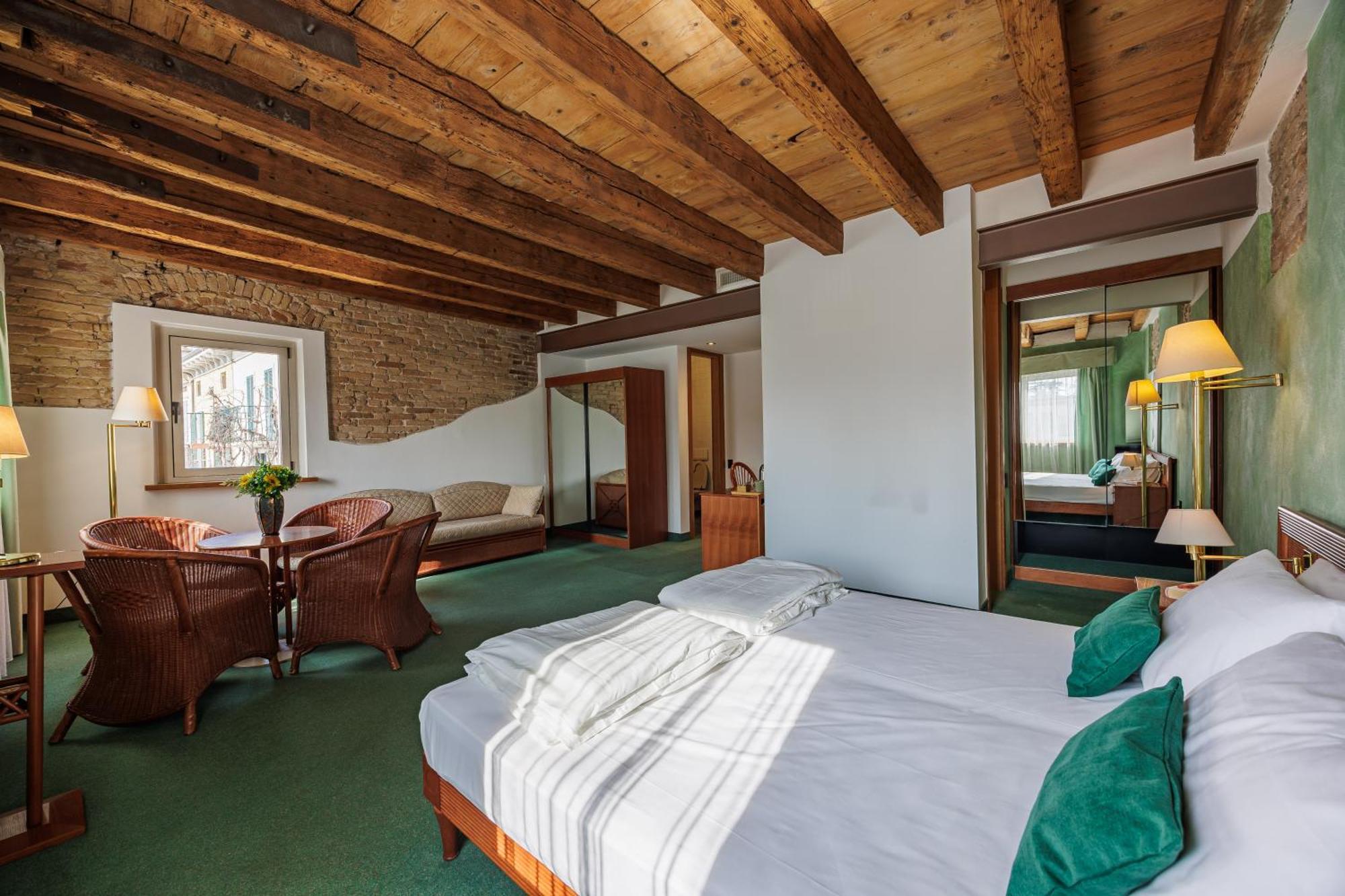 Hotel Alla Grotta Lazise Eksteriør bilde
