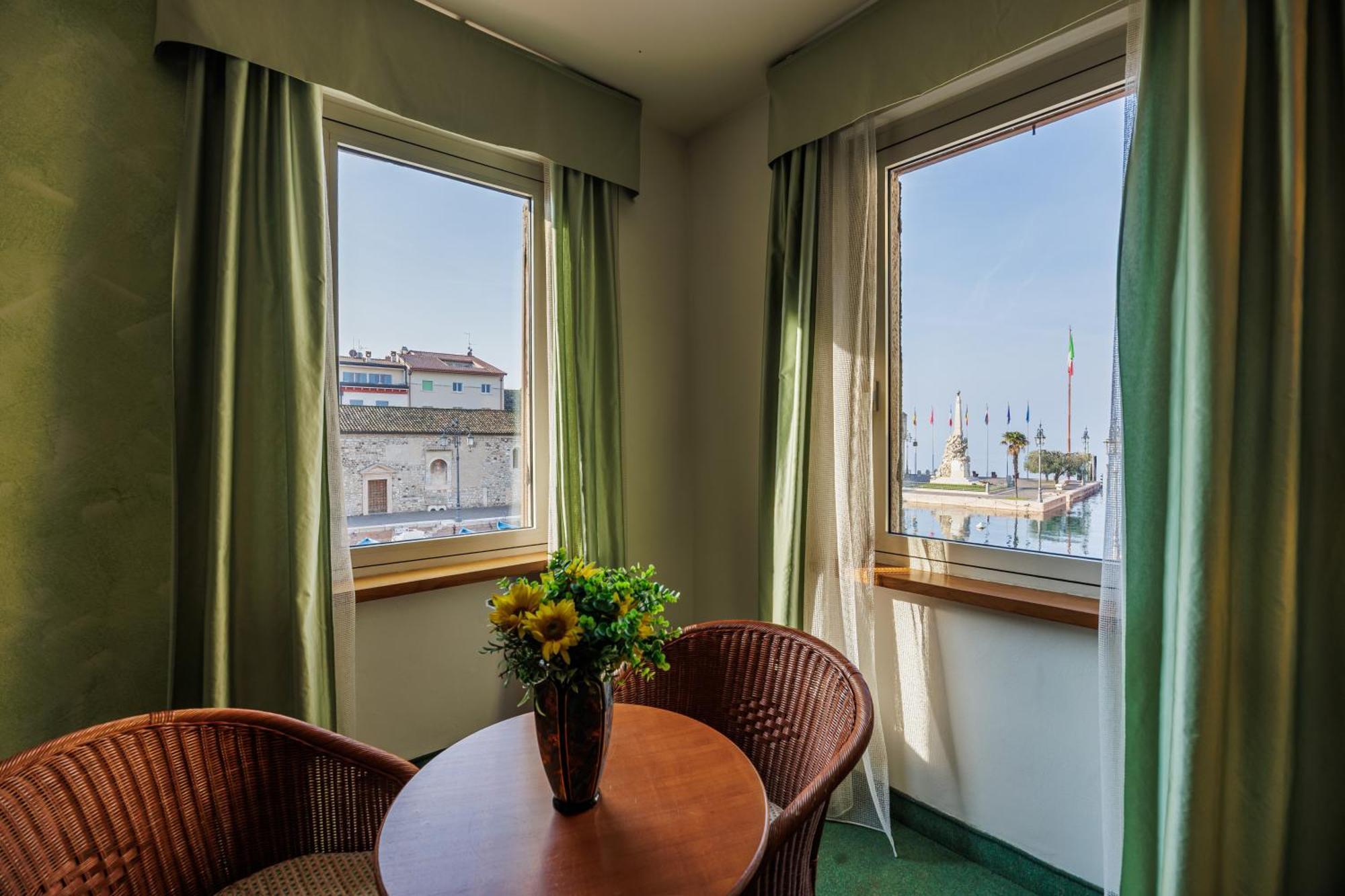 Hotel Alla Grotta Lazise Eksteriør bilde