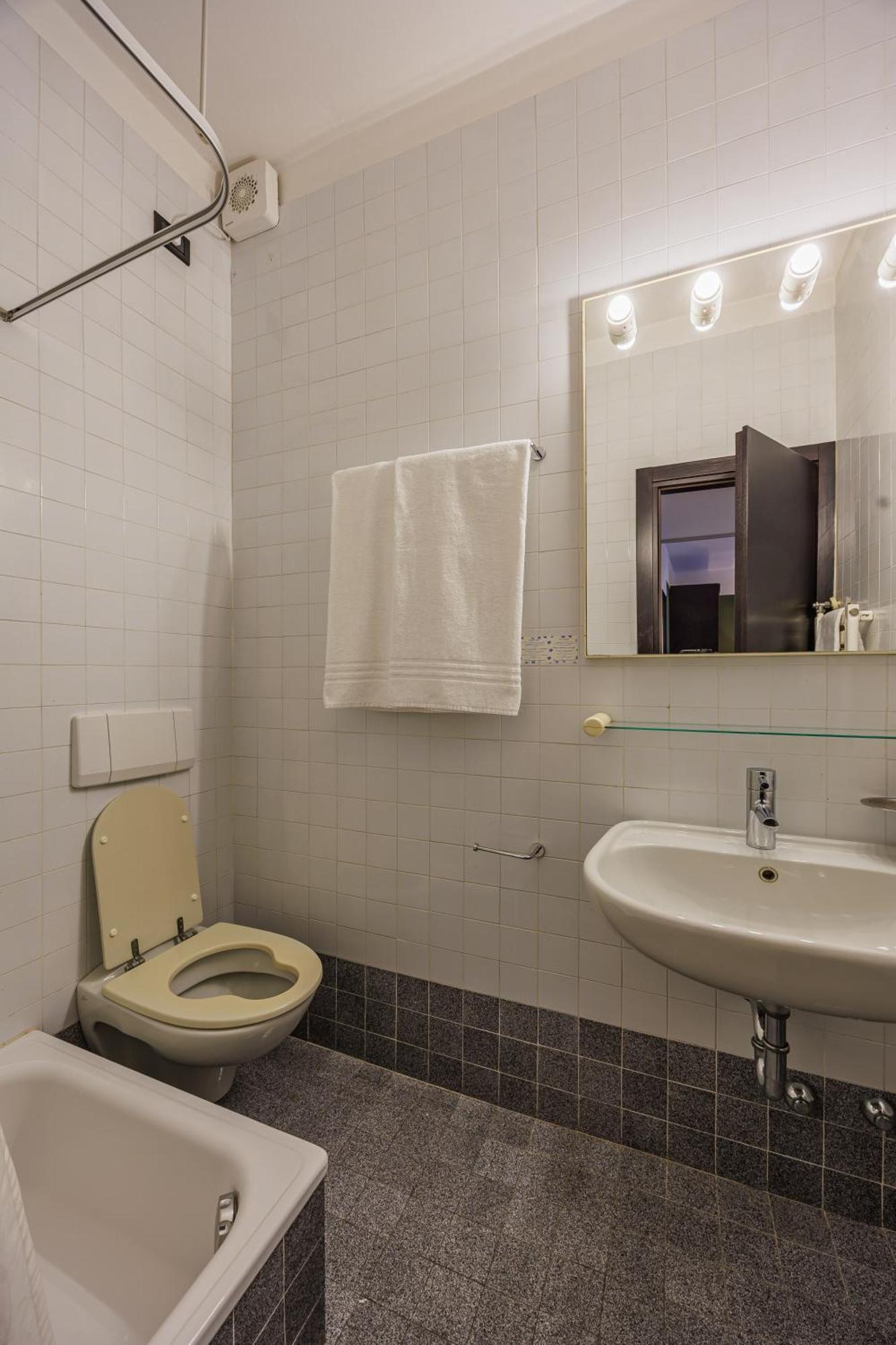 Hotel Alla Grotta Lazise Eksteriør bilde