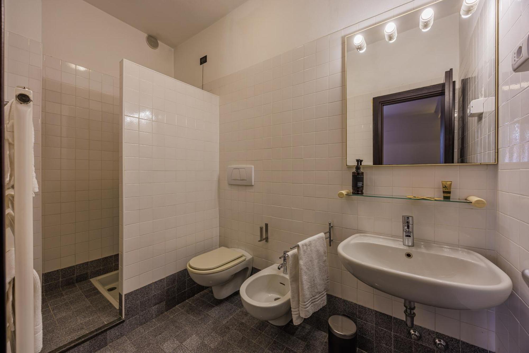 Hotel Alla Grotta Lazise Eksteriør bilde