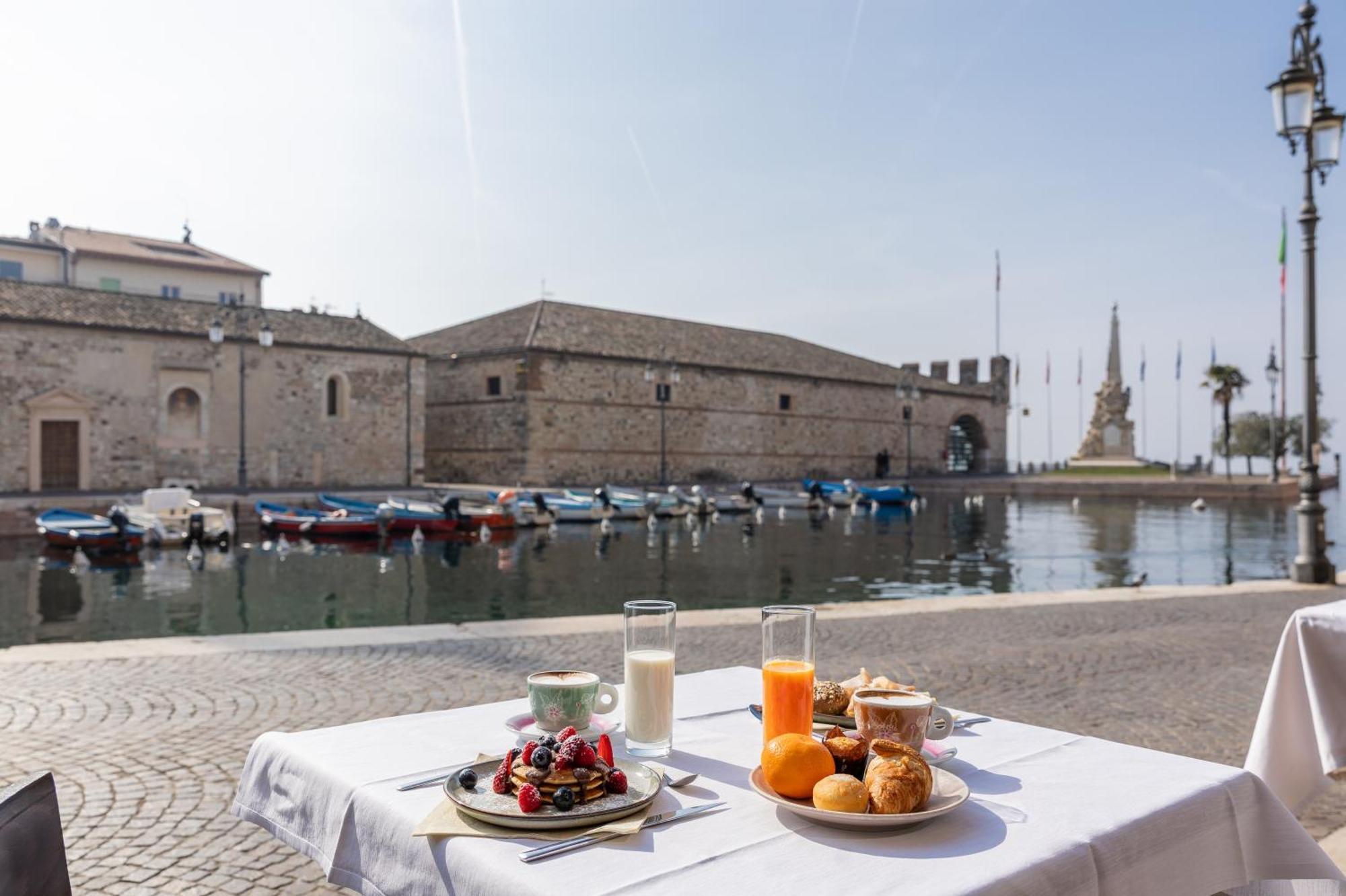 Hotel Alla Grotta Lazise Eksteriør bilde