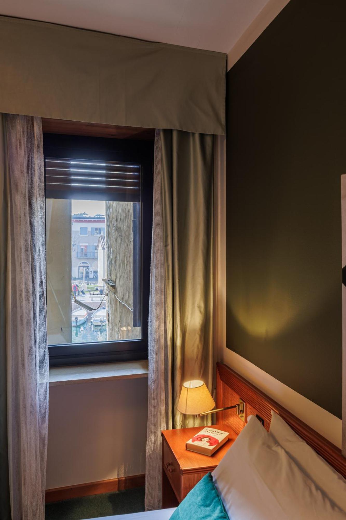 Hotel Alla Grotta Lazise Eksteriør bilde